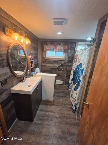 1009 Nela Parkway, Toledo, OH 43615