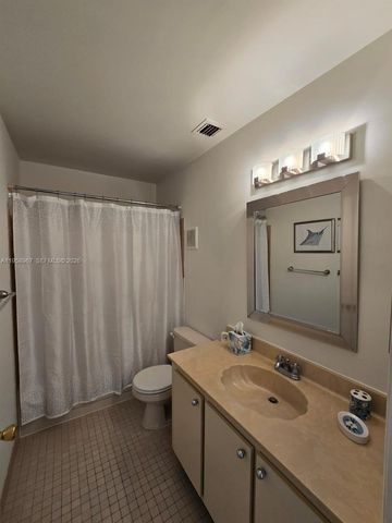 5 Rogart Cir, Boynton Beach, FL 33426