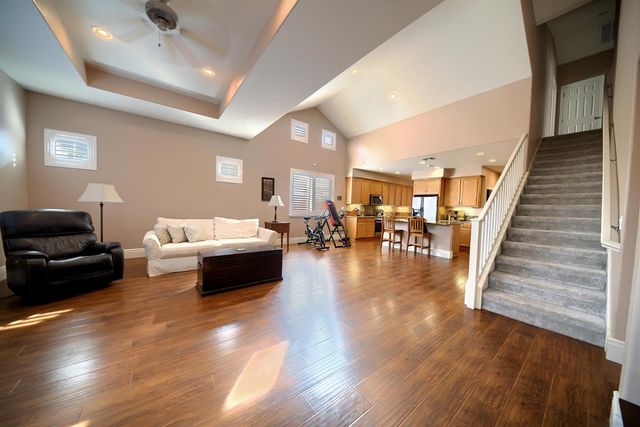 561 Branding Iron St, Oakdale, CA 95361