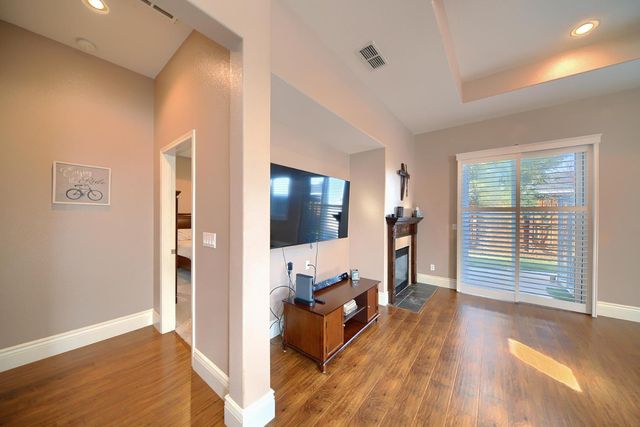 561 Branding Iron St, Oakdale, CA 95361