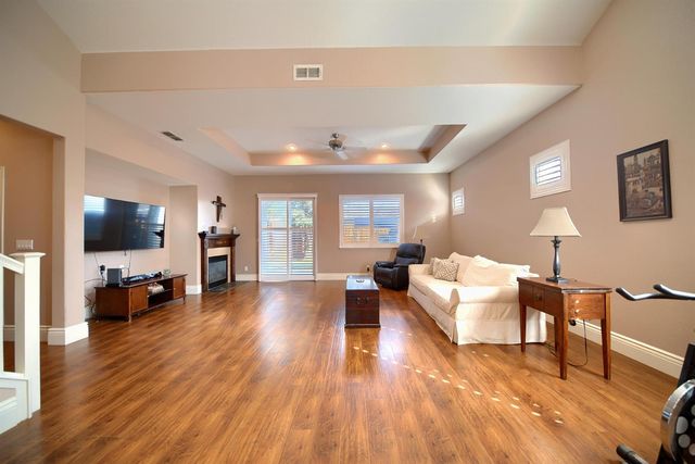 561 Branding Iron St, Oakdale, CA 95361