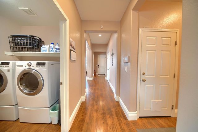 561 Branding Iron St, Oakdale, CA 95361