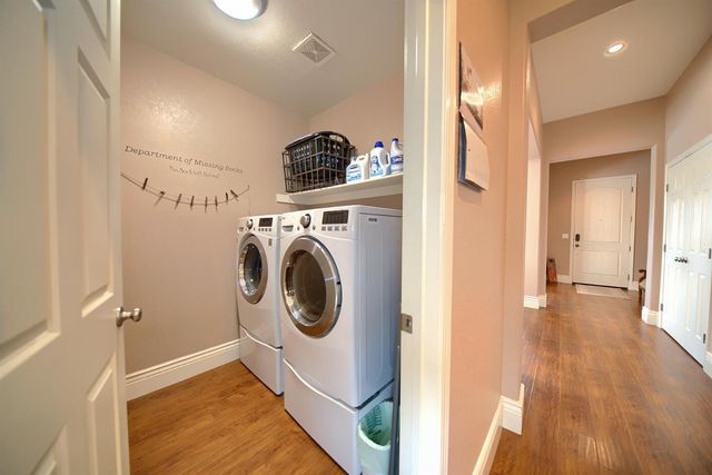 561 Branding Iron St, Oakdale, CA 95361