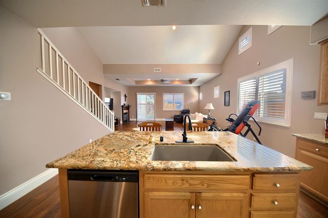 561 Branding Iron St, Oakdale, CA 95361