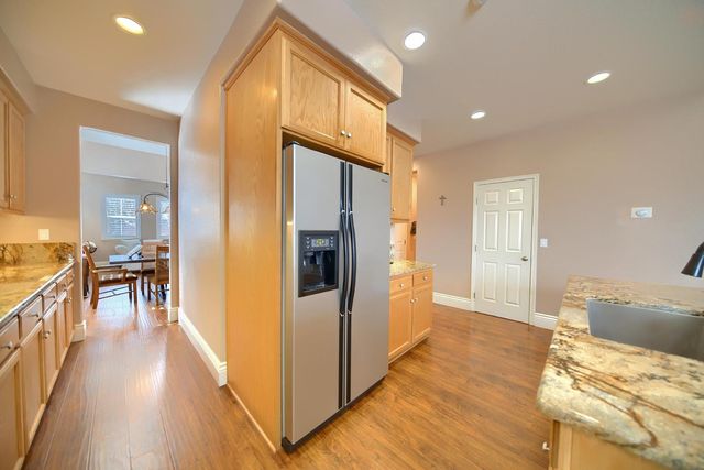 561 Branding Iron St, Oakdale, CA 95361