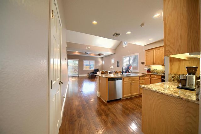 561 Branding Iron St, Oakdale, CA 95361