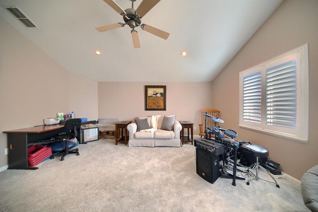 561 Branding Iron St, Oakdale, CA 95361