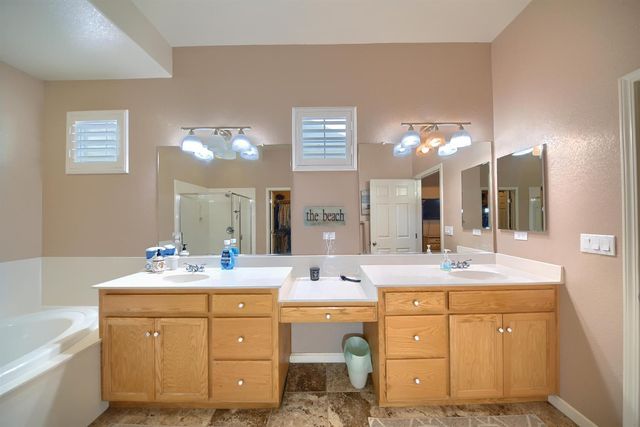 561 Branding Iron St, Oakdale, CA 95361