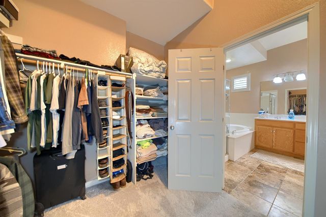 561 Branding Iron St, Oakdale, CA 95361