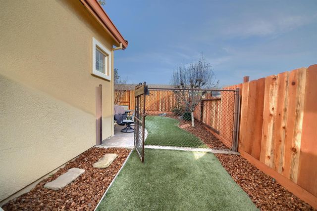 561 Branding Iron St, Oakdale, CA 95361