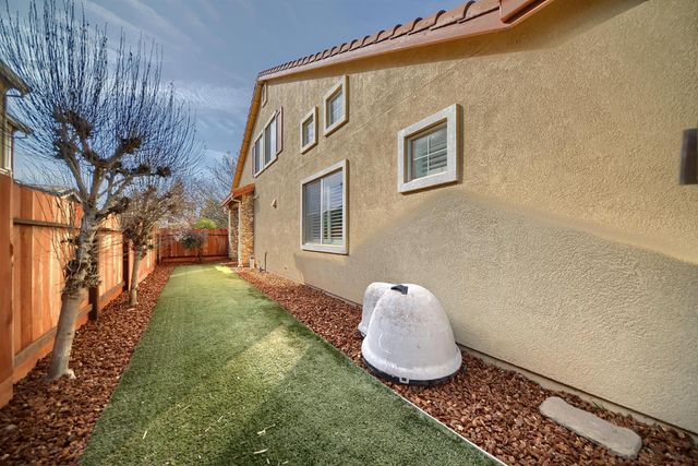 561 Branding Iron St, Oakdale, CA 95361