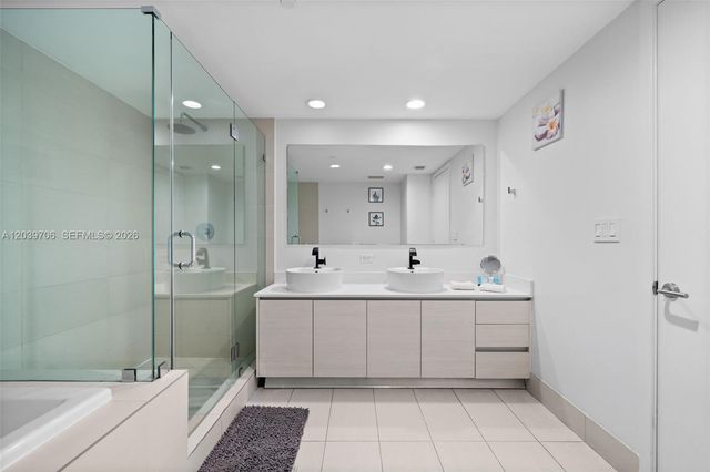 2600 E Hallandale Beach Blvd T3001, Hallandale Beach, FL 33009