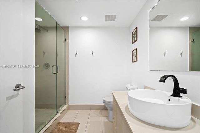 2600 E Hallandale Beach Blvd T3001, Hallandale Beach, FL 33009