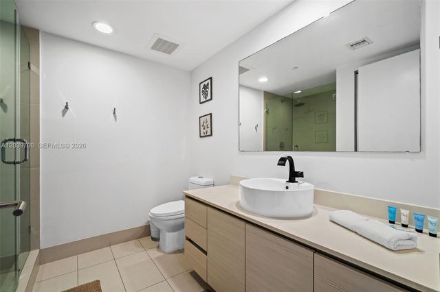 2600 E Hallandale Beach Blvd T3001, Hallandale Beach, FL 33009