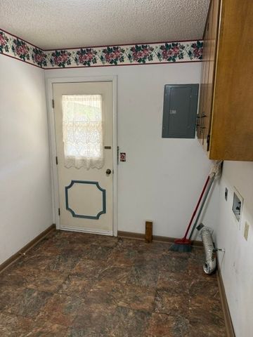 1812 SE Crouch Street, Bentonville, AR 72712