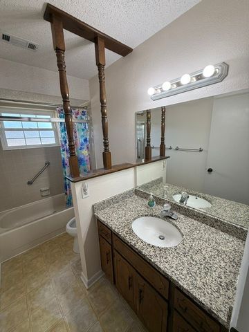 1812 SE Crouch Street, Bentonville, AR 72712