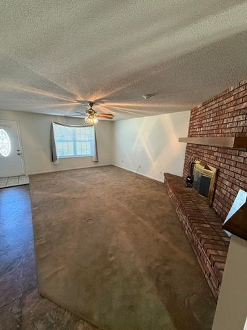 1812 SE Crouch Street, Bentonville, AR 72712