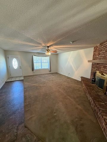 1812 SE Crouch Street, Bentonville, AR 72712
