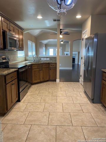 106 RETAMA RD, Boerne, TX 78006