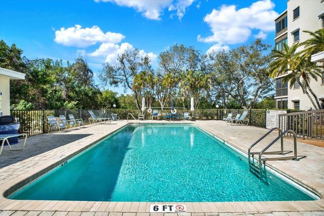 8186 TERRACE GARDEN DRIVE N 601, St Petersburg, FL 33709