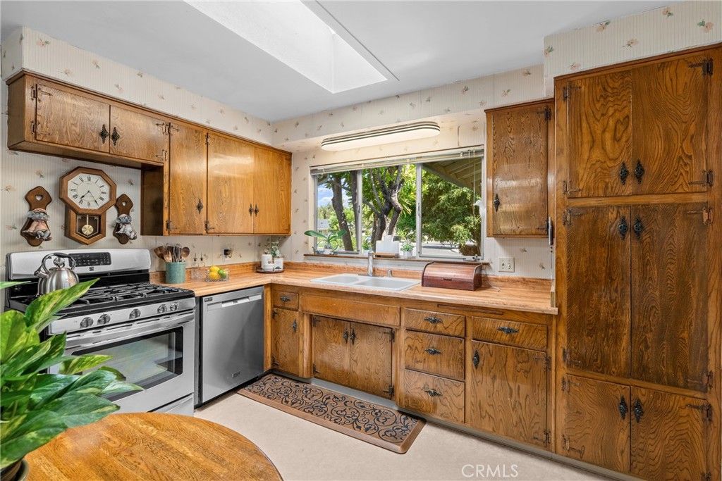 2040 W Embassy Ave, Anaheim, CA 92804 — photo 5