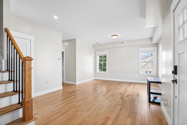 30 Valmor St, Worcester, MA 01604