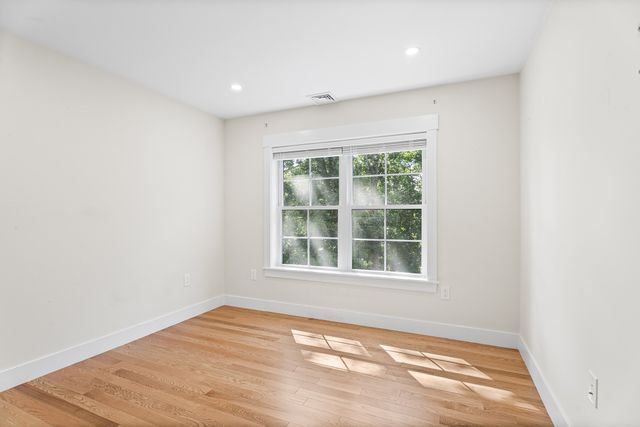 30 Valmor St, Worcester, MA 01604
