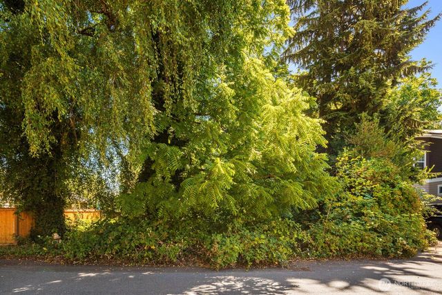672 Lind Avenue NW, Renton, WA 98057
