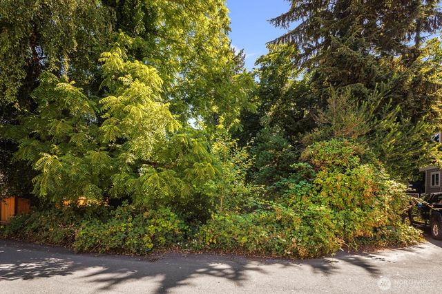 672 Lind Avenue NW, Renton, WA 98057