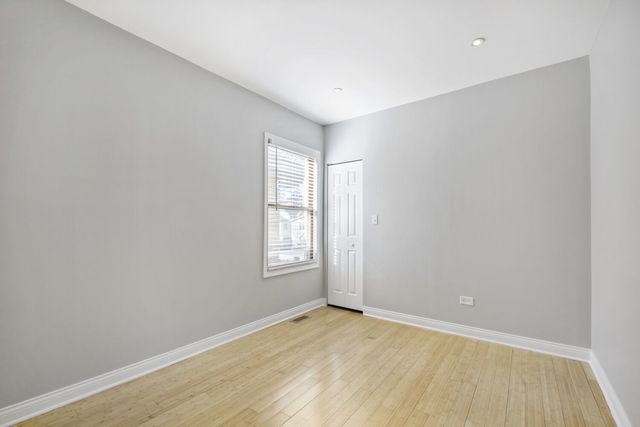 5635 W Patterson Avenue, Chicago, IL 60634