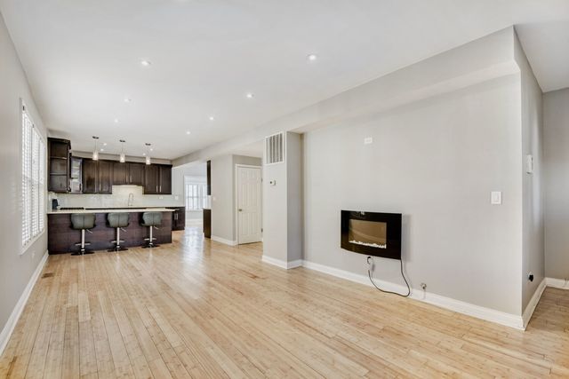 5635 W Patterson Avenue, Chicago, IL 60634