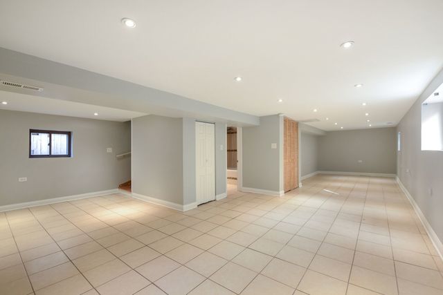 5635 W Patterson Avenue, Chicago, IL 60634
