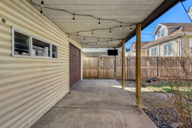 5635 W Patterson Avenue, Chicago, IL 60634