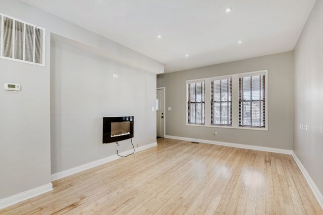 5635 W Patterson Avenue, Chicago, IL 60634
