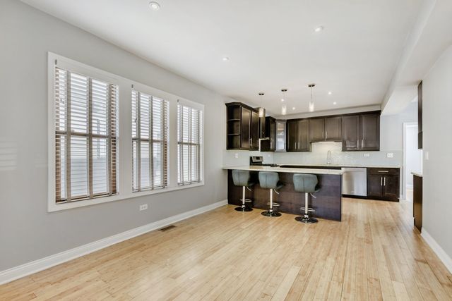 5635 W Patterson Avenue, Chicago, IL 60634