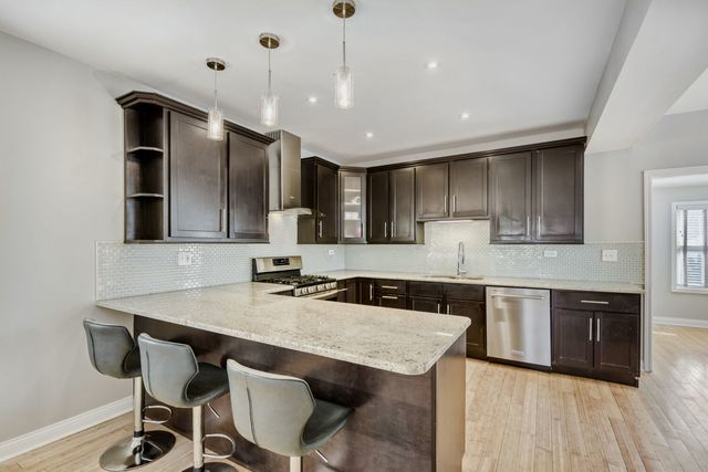 5635 W Patterson Avenue, Chicago, IL 60634