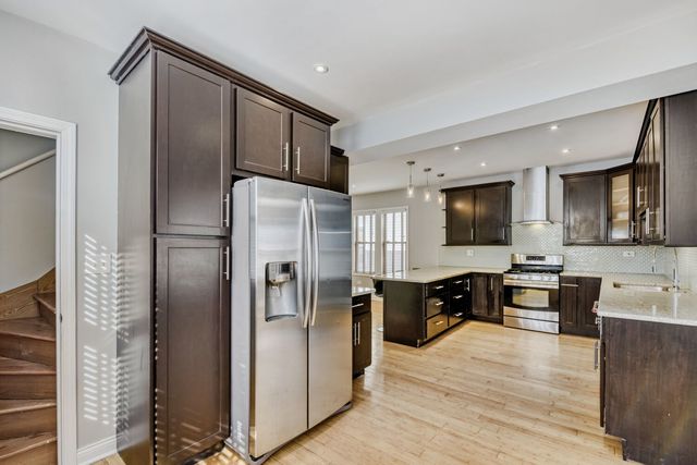 5635 W Patterson Avenue, Chicago, IL 60634