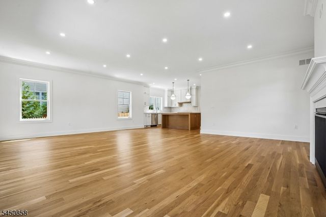 8 Pine Tree Ter, Madison Boro, NJ 07940