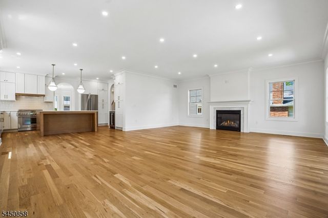 8 Pine Tree Ter, Madison Boro, NJ 07940