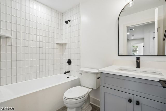 8 Pine Tree Ter, Madison Boro, NJ 07940
