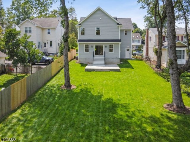8 Pine Tree Ter, Madison Boro, NJ 07940