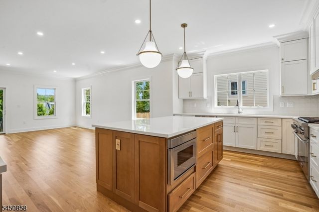 8 Pine Tree Ter, Madison Boro, NJ 07940