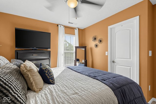 3394 S Bennett Drive, New Palestine, IN 46163