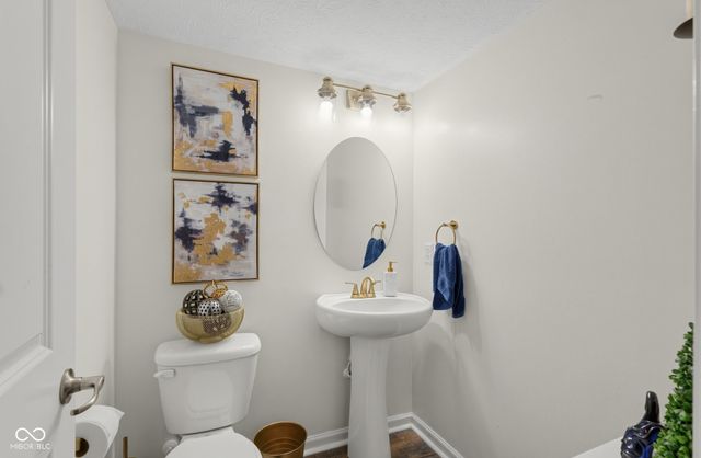 3394 S Bennett Drive, New Palestine, IN 46163