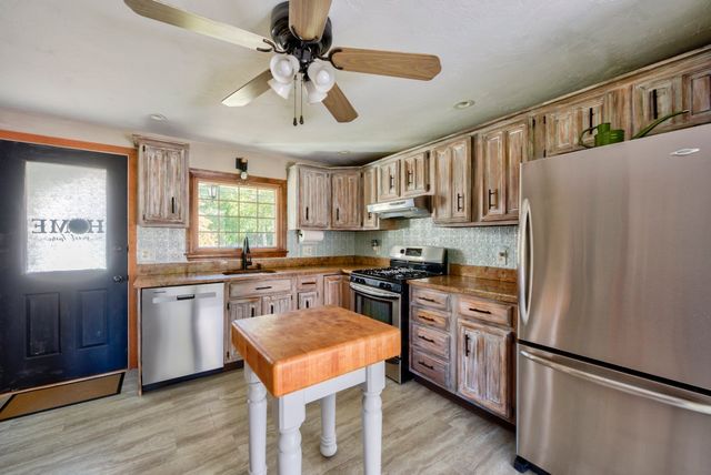 55 Mellen St, Brockton, MA 02301