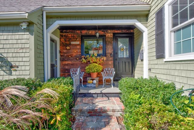 55 Mellen St, Brockton, MA 02301