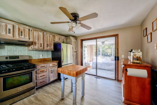 55 Mellen St, Brockton, MA 02301