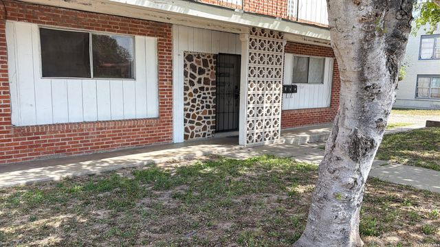 704 N WASHINGTON ST, Beeville, TX 78102