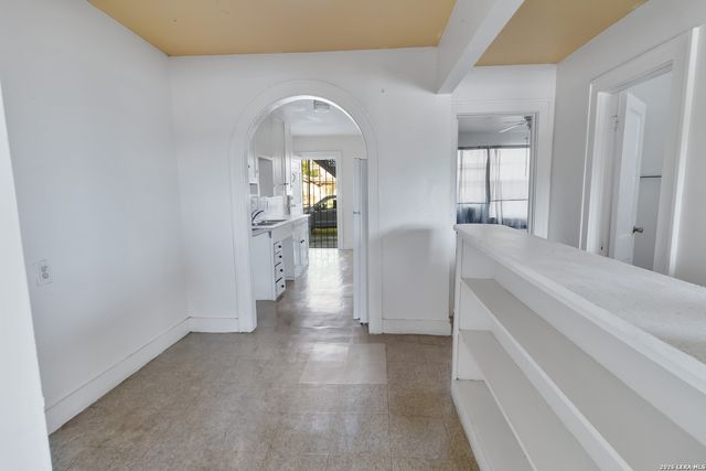 704 N WASHINGTON ST, Beeville, TX 78102