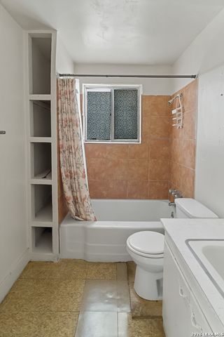 704 N WASHINGTON ST, Beeville, TX 78102